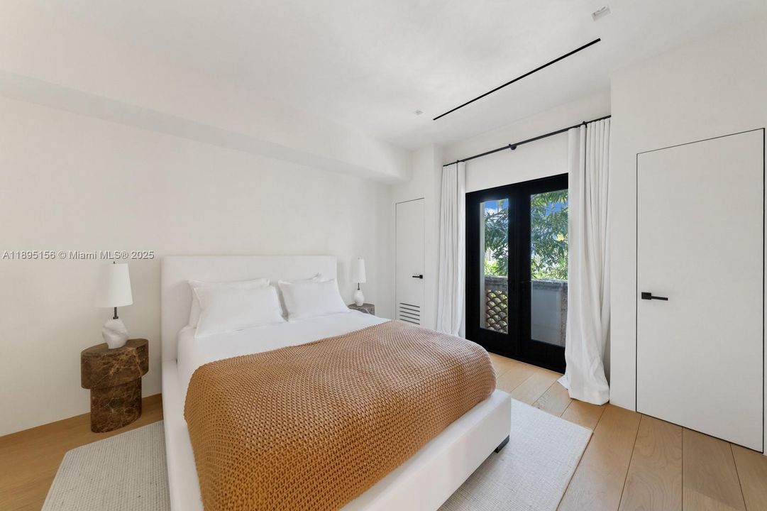 For Sale: $32,500,000 (7 beds, 7 baths, 6023 Square Feet)