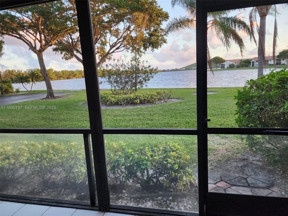 待售: $279,900 (2 贝兹, 2 浴室, 1150 平方英尺)