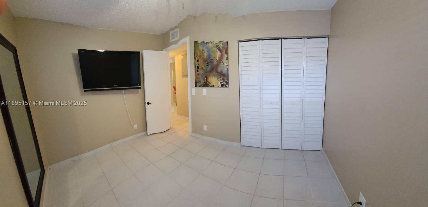 待售: $279,900 (2 贝兹, 2 浴室, 1150 平方英尺)