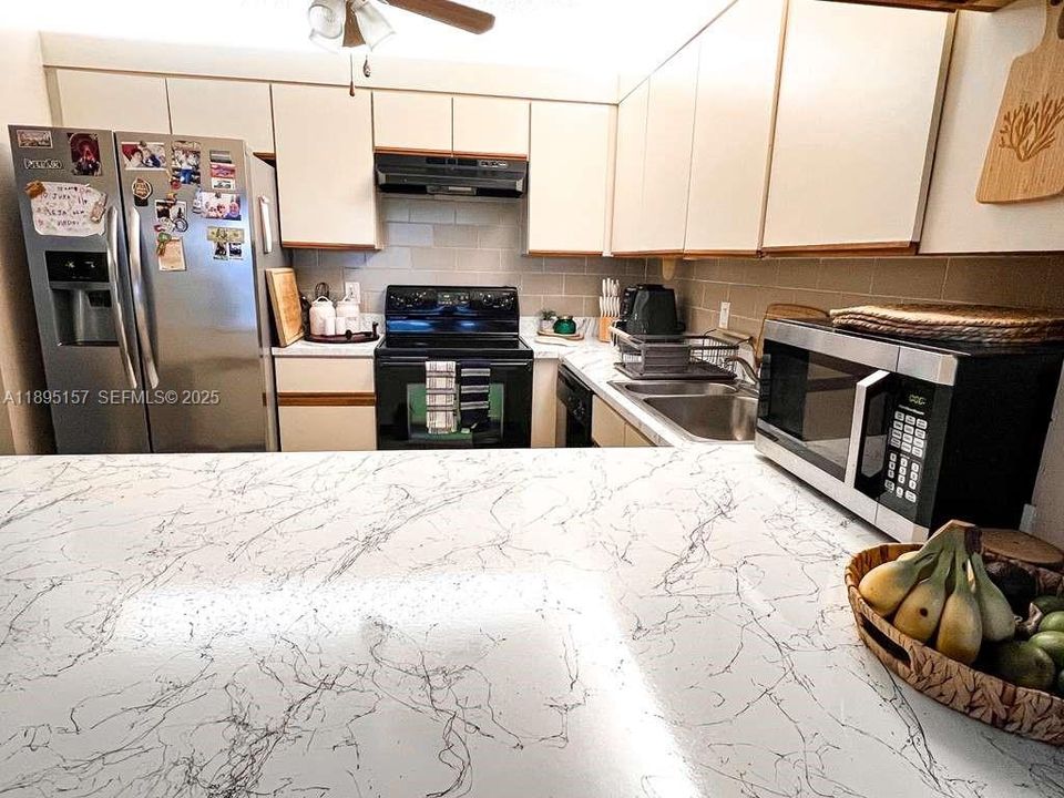 待售: $279,900 (2 贝兹, 2 浴室, 1150 平方英尺)