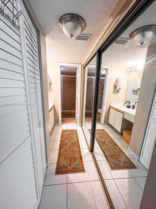 待售: $279,900 (2 贝兹, 2 浴室, 1150 平方英尺)