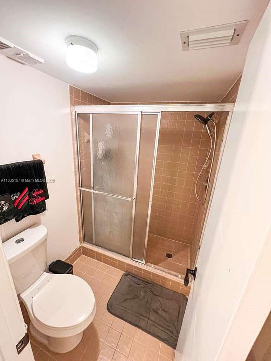 待售: $279,900 (2 贝兹, 2 浴室, 1150 平方英尺)