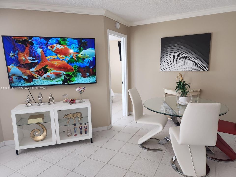 待售: $279,900 (2 贝兹, 2 浴室, 1150 平方英尺)