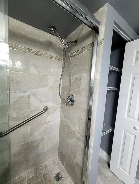 На продажу: $259,000 (2 спален, 2 ванн, 927 Квадратных фут)