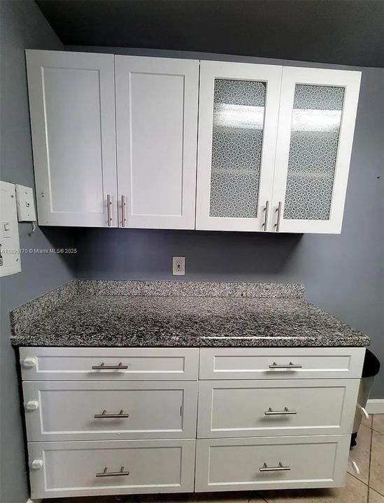 На продажу: $259,000 (2 спален, 2 ванн, 927 Квадратных фут)