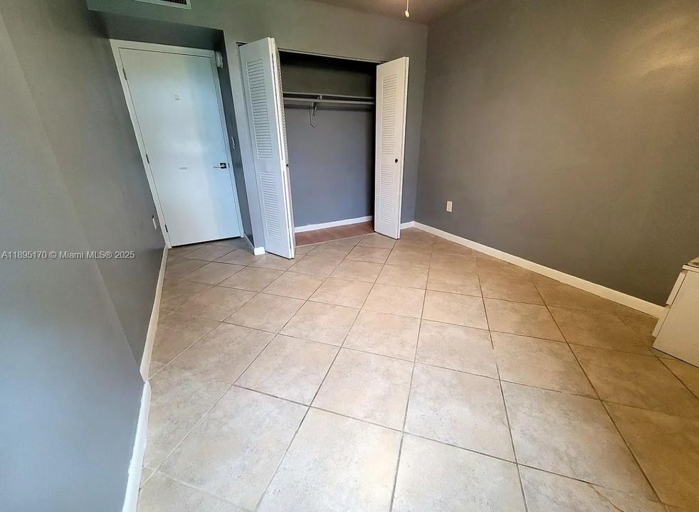 На продажу: $259,000 (2 спален, 2 ванн, 927 Квадратных фут)