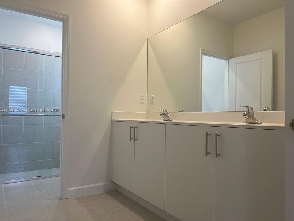 For Rent: $4,700 (5 beds, 4 baths, 0 Square Feet)