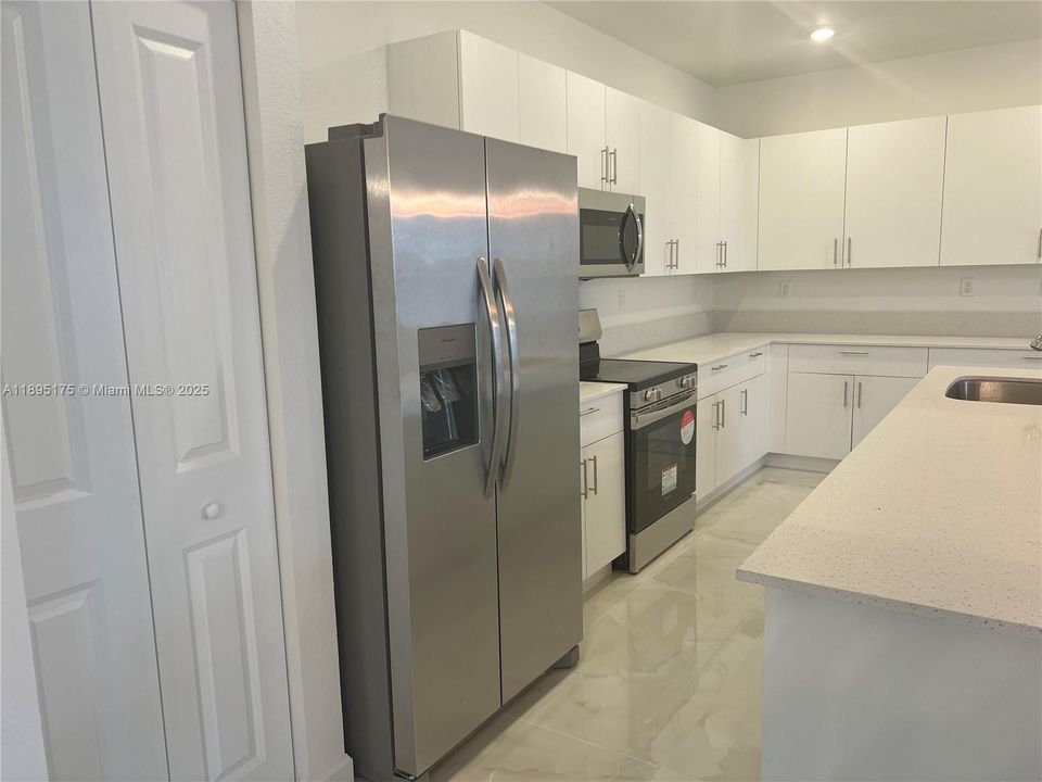 For Rent: $4,700 (5 beds, 4 baths, 0 Square Feet)