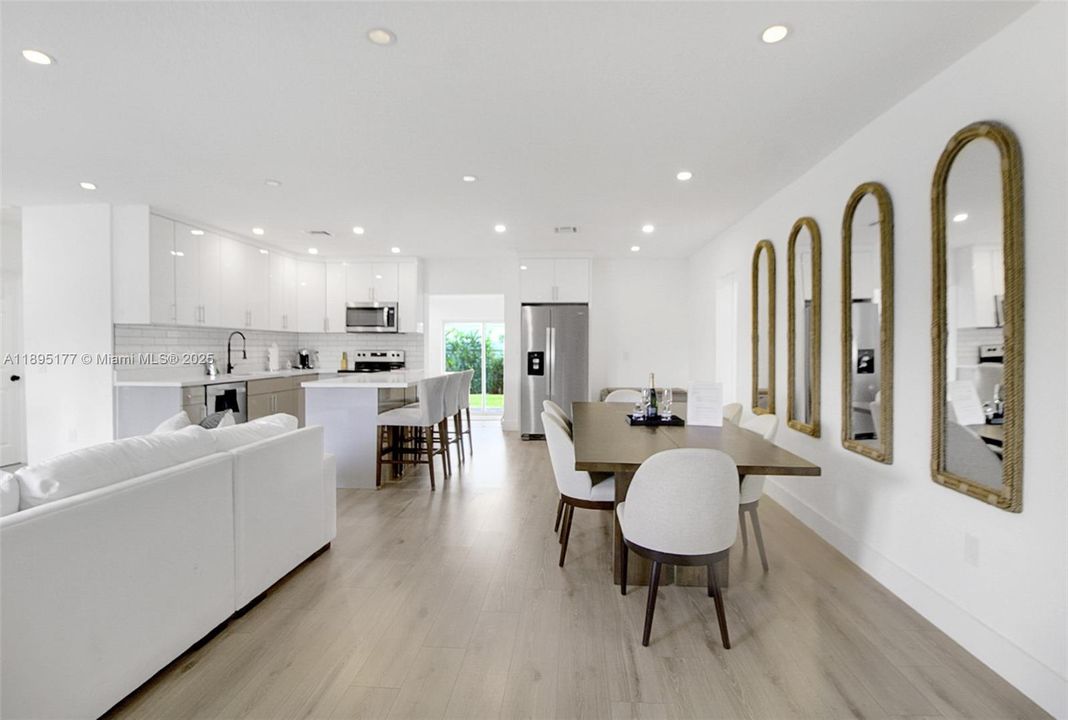 出租: $6,500 (5 贝兹, 4 浴室, 2094 平方英尺)