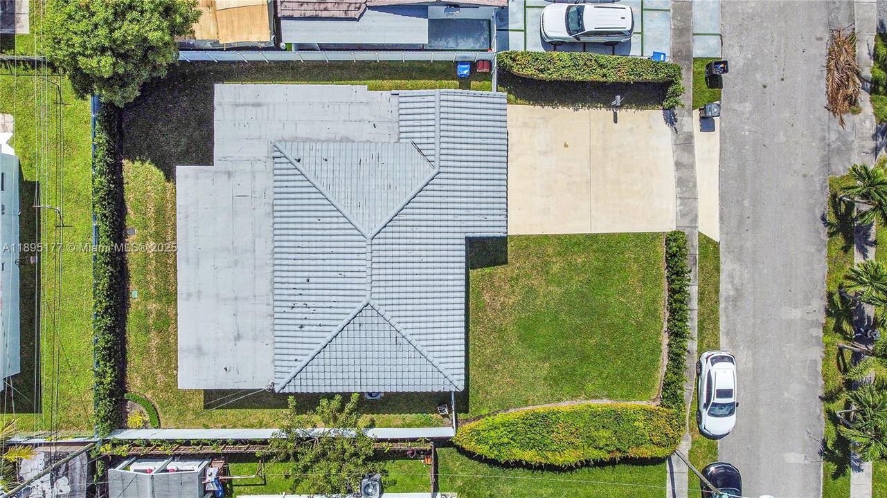 出租: $6,500 (5 贝兹, 4 浴室, 2094 平方英尺)