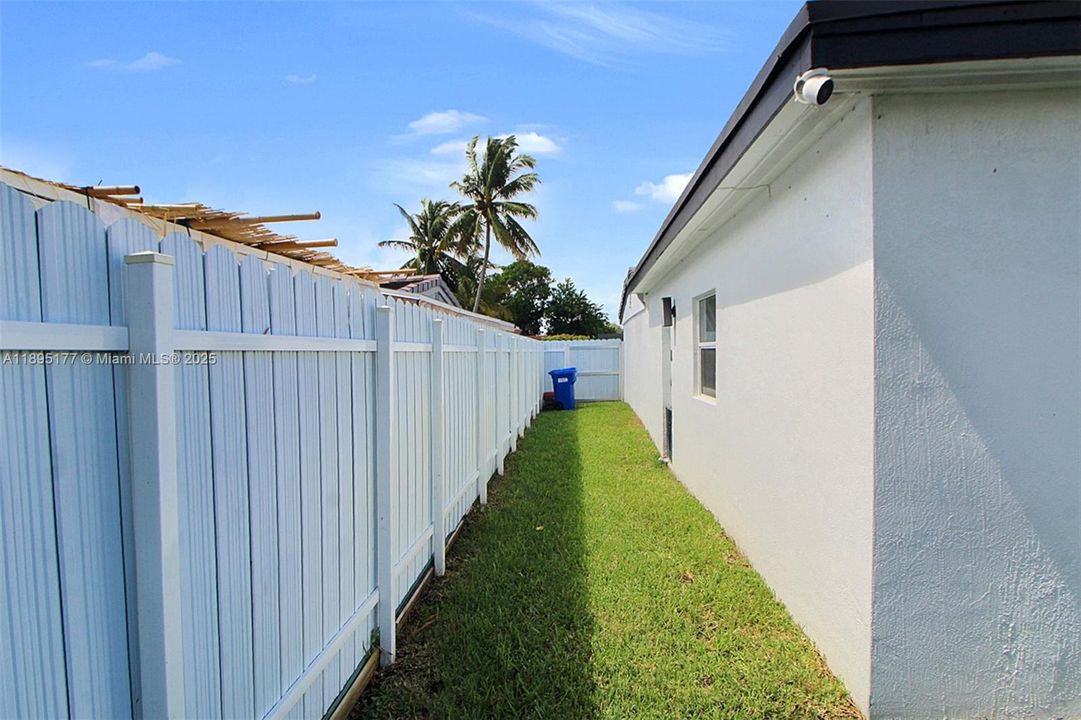 出租: $6,500 (5 贝兹, 4 浴室, 2094 平方英尺)