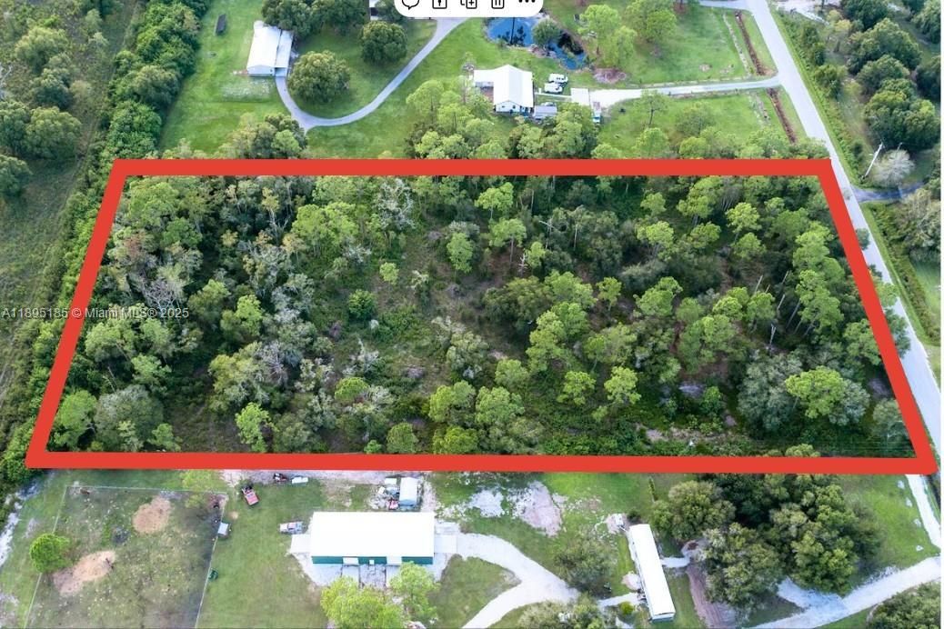 En Venta: $250,000 (4.52 acres)