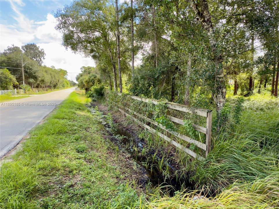 En Venta: $250,000 (4.52 acres)