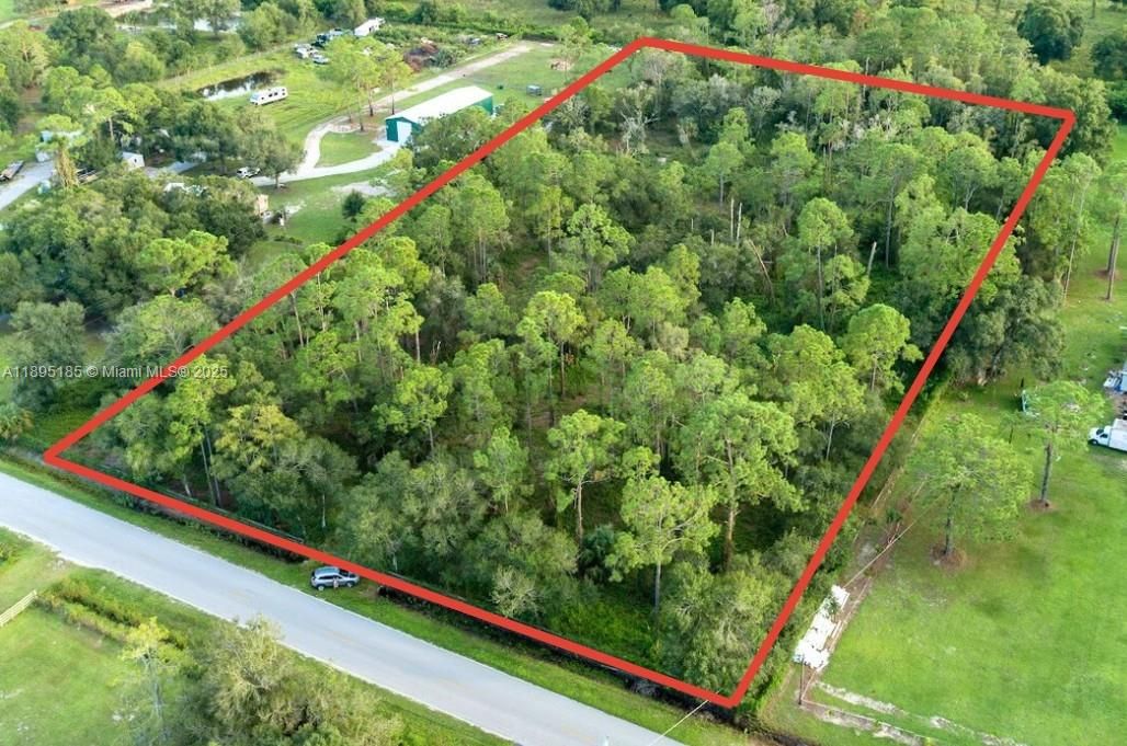 En Venta: $250,000 (4.52 acres)