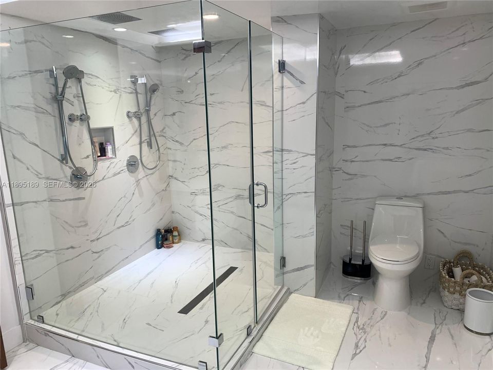 For Sale: $2,150,000 (2 beds, 2 baths, 1614 Square Feet)