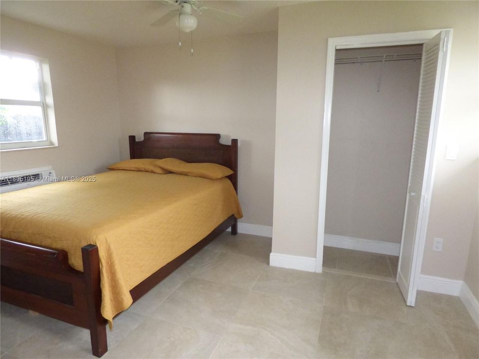 For Rent: $1,350 (0 beds, 1 baths, 1383 Square Feet)