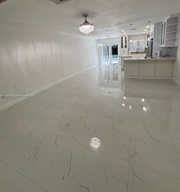 Active With Contract: $3,200 (3 beds, 2 baths, 1465 Square Feet)