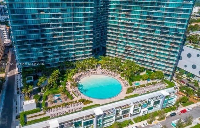 For Sale: $919,900 (2 beds, 2 baths, 1057 Square Feet)