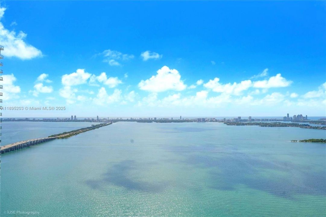 For Sale: $919,900 (2 beds, 2 baths, 1057 Square Feet)