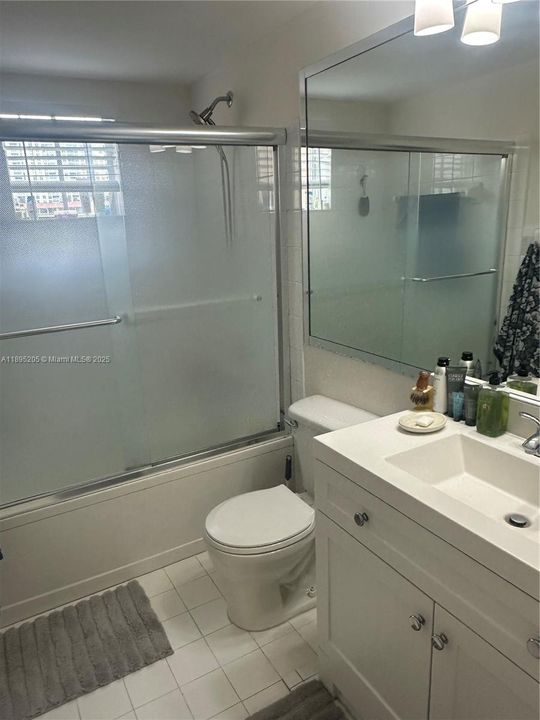 For Sale: $349,000 (1 beds, 1 baths, 673 Square Feet)