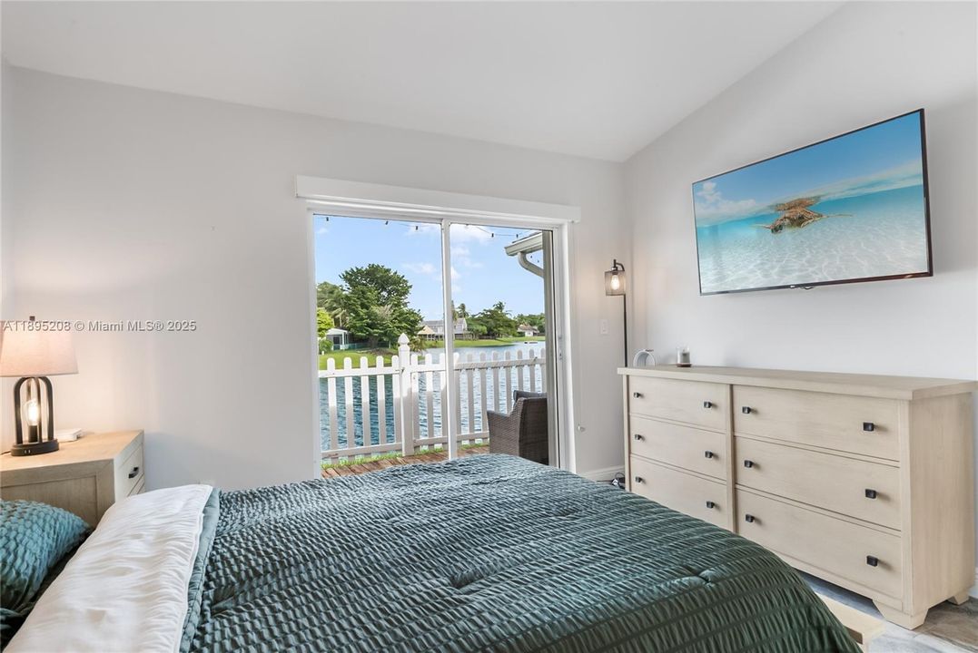 На продажу: $429,500 (2 спален, 2 ванн, 1168 Квадратных фут)