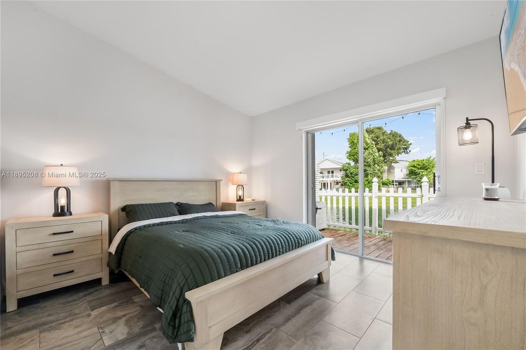 На продажу: $429,500 (2 спален, 2 ванн, 1168 Квадратных фут)