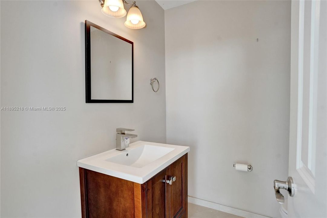 En Venta: $1,950,000 (5 camas, 3 baños, 3183 Pies cuadrados)