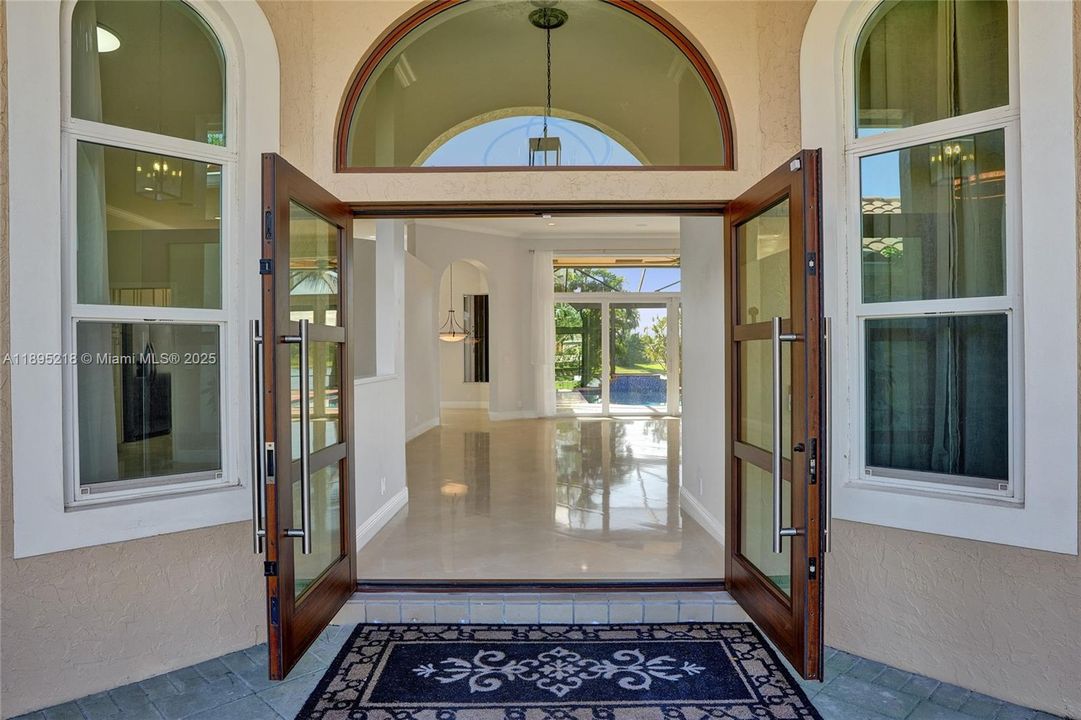 En Venta: $1,950,000 (5 camas, 3 baños, 3183 Pies cuadrados)