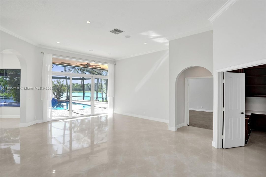 En Venta: $1,950,000 (5 camas, 3 baños, 3183 Pies cuadrados)