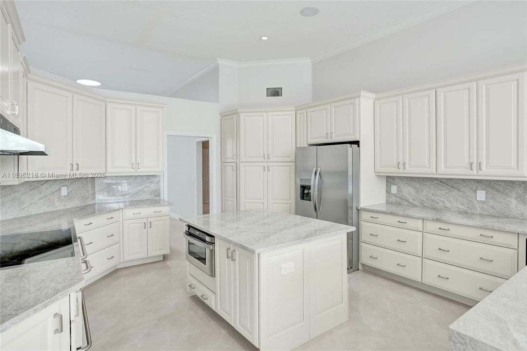 En Venta: $1,950,000 (5 camas, 3 baños, 3183 Pies cuadrados)