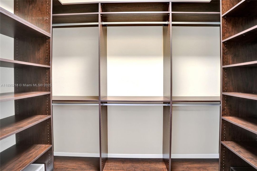 En Venta: $1,950,000 (5 camas, 3 baños, 3183 Pies cuadrados)