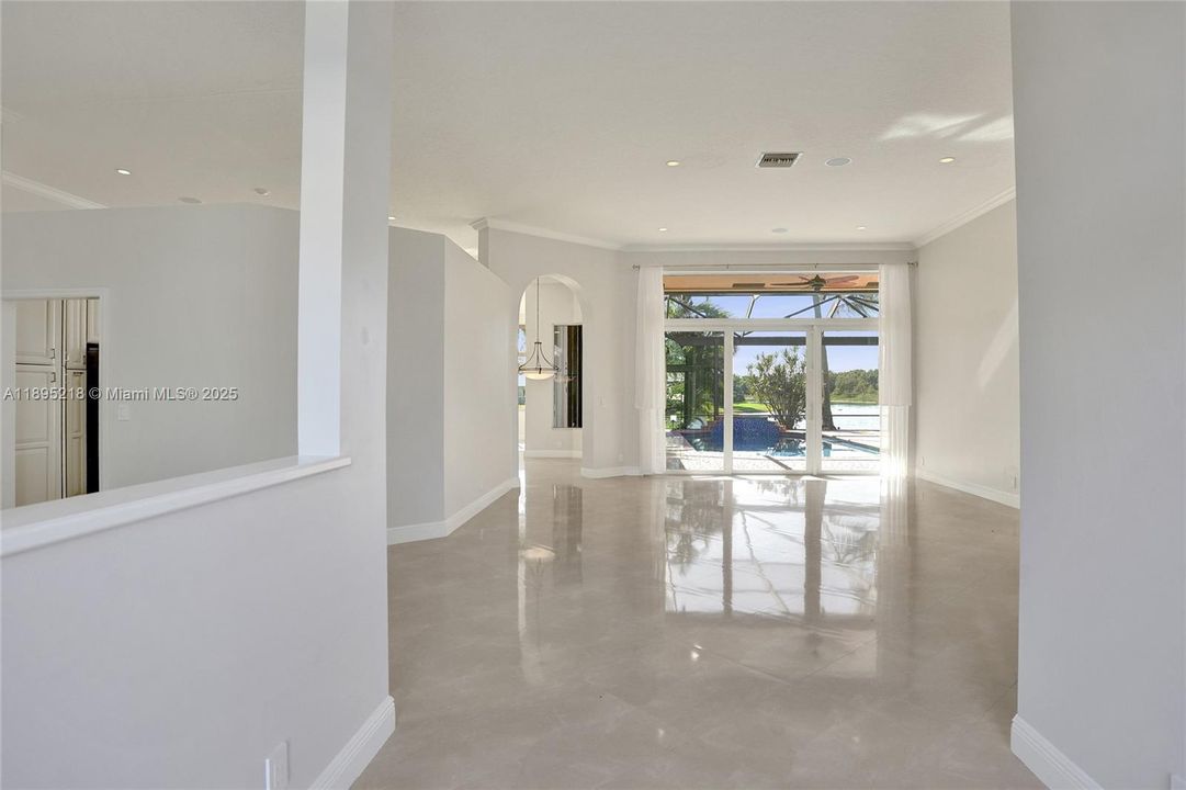 En Venta: $1,950,000 (5 camas, 3 baños, 3183 Pies cuadrados)