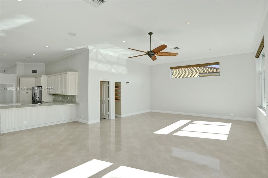 En Venta: $1,950,000 (5 camas, 3 baños, 3183 Pies cuadrados)