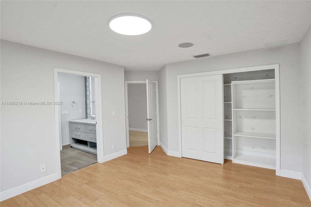 En Venta: $1,950,000 (5 camas, 3 baños, 3183 Pies cuadrados)