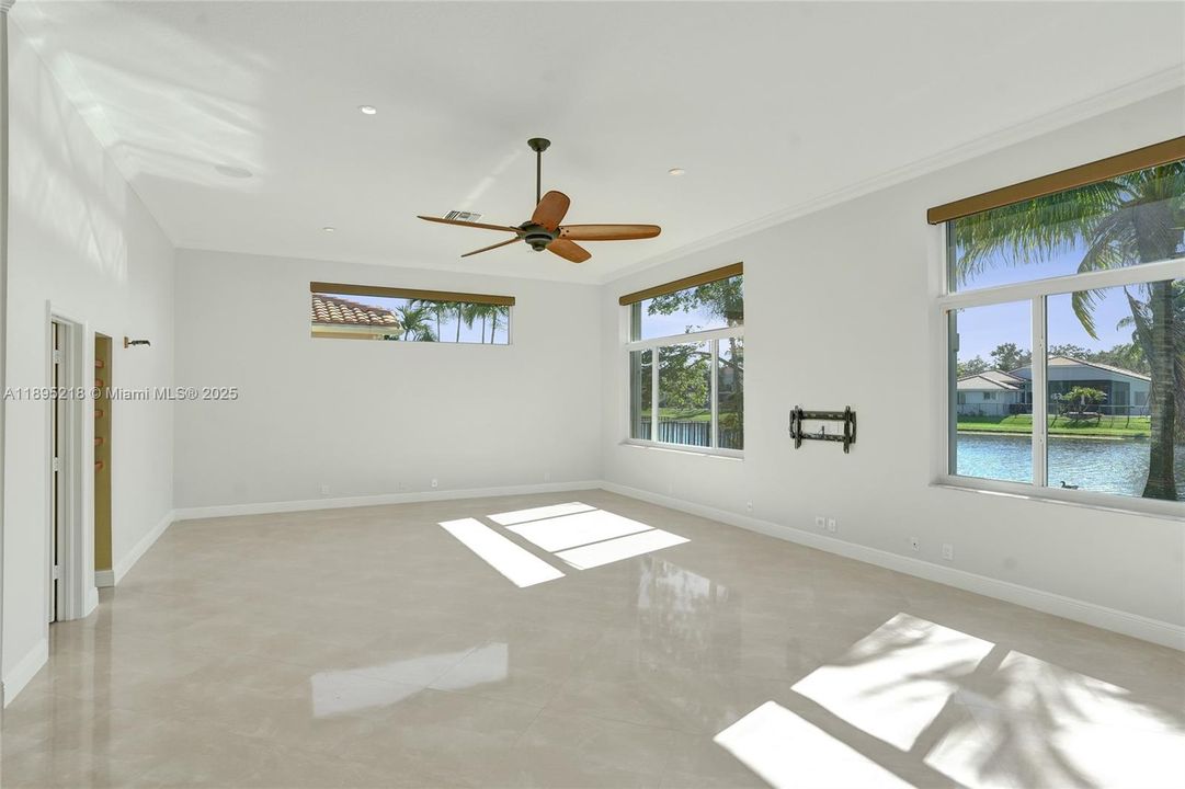 En Venta: $1,950,000 (5 camas, 3 baños, 3183 Pies cuadrados)