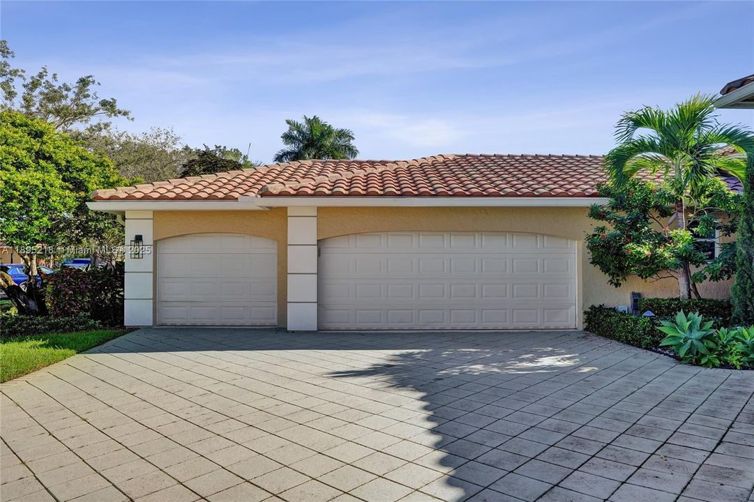 En Venta: $1,950,000 (5 camas, 3 baños, 3183 Pies cuadrados)