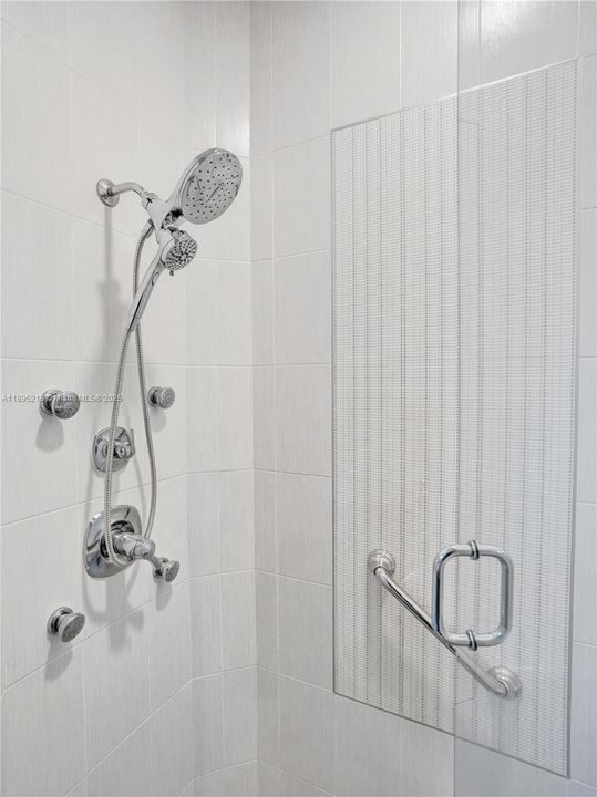 En Venta: $1,950,000 (5 camas, 3 baños, 3183 Pies cuadrados)