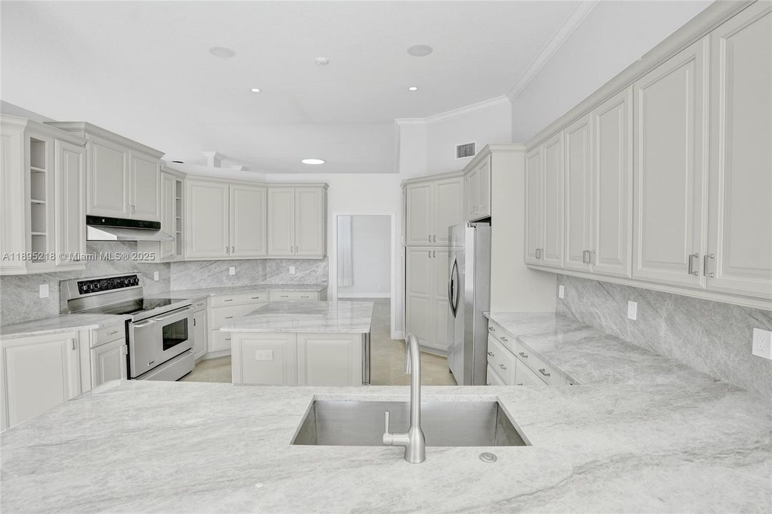 En Venta: $1,950,000 (5 camas, 3 baños, 3183 Pies cuadrados)