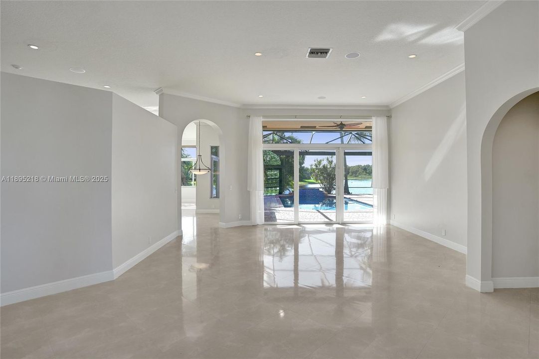 En Venta: $1,950,000 (5 camas, 3 baños, 3183 Pies cuadrados)