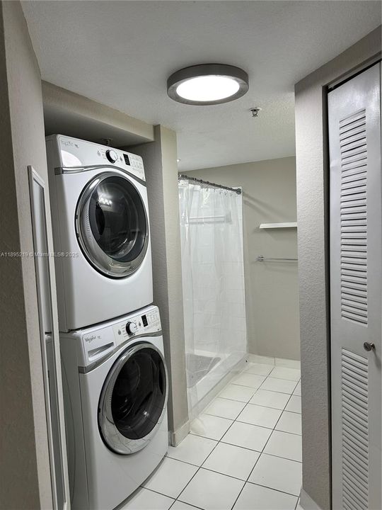 Под контрактом: $1,800 (1 спален, 1 ванн, 650 Квадратных фут)