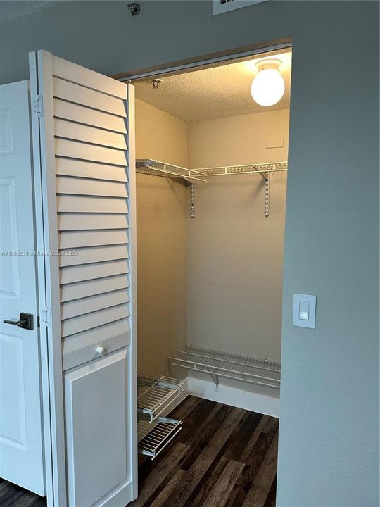 Под контрактом: $1,800 (1 спален, 1 ванн, 650 Квадратных фут)