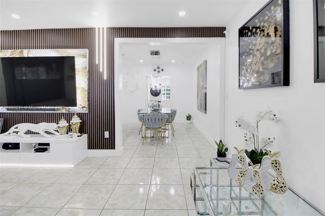 Active With Contract: $775,000 (4 beds, 3 baths, 1500 Square Feet)