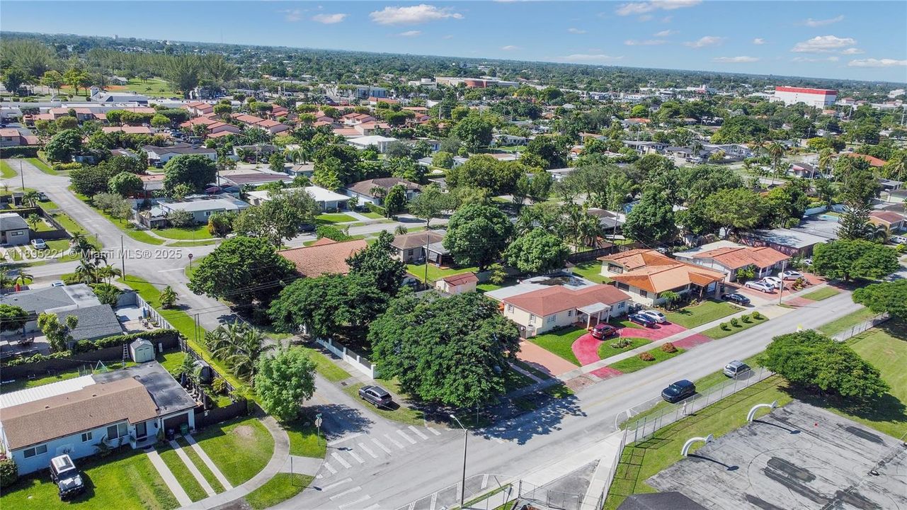 Active With Contract: $775,000 (4 beds, 3 baths, 1500 Square Feet)