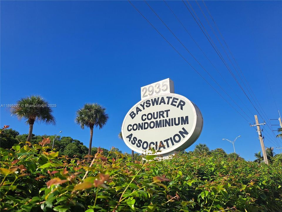 For Sale: $189,000 (1 beds, 1 baths, 778 Square Feet)