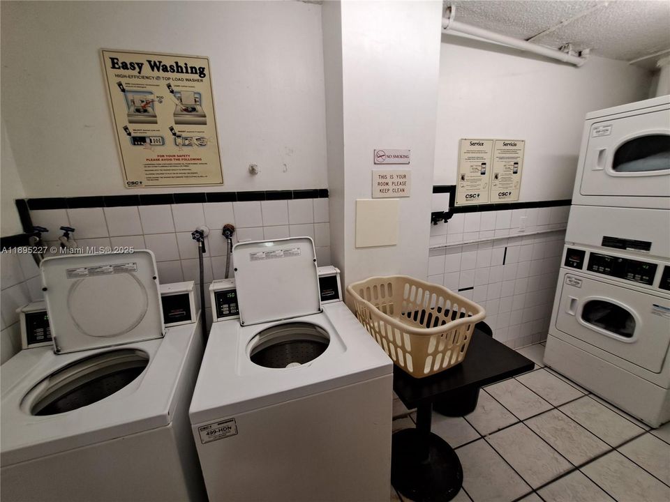 For Sale: $189,000 (1 beds, 1 baths, 778 Square Feet)