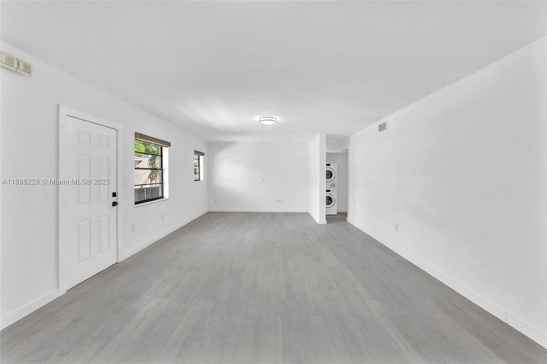 最近租的: $3,500 (2 贝兹, 2 浴室, 1064 平方英尺)