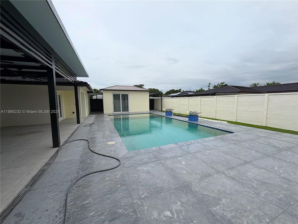 最近租的: $4,000 (3 贝兹, 2 浴室, 1763 平方英尺)