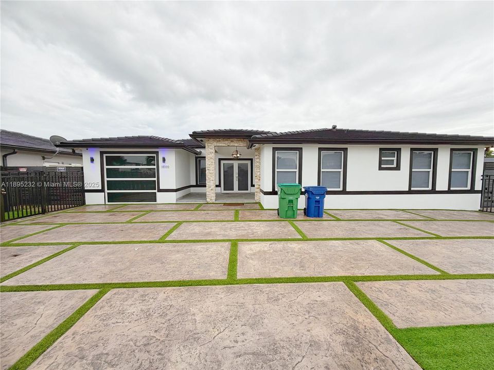 最近租的: $4,000 (3 贝兹, 2 浴室, 1763 平方英尺)