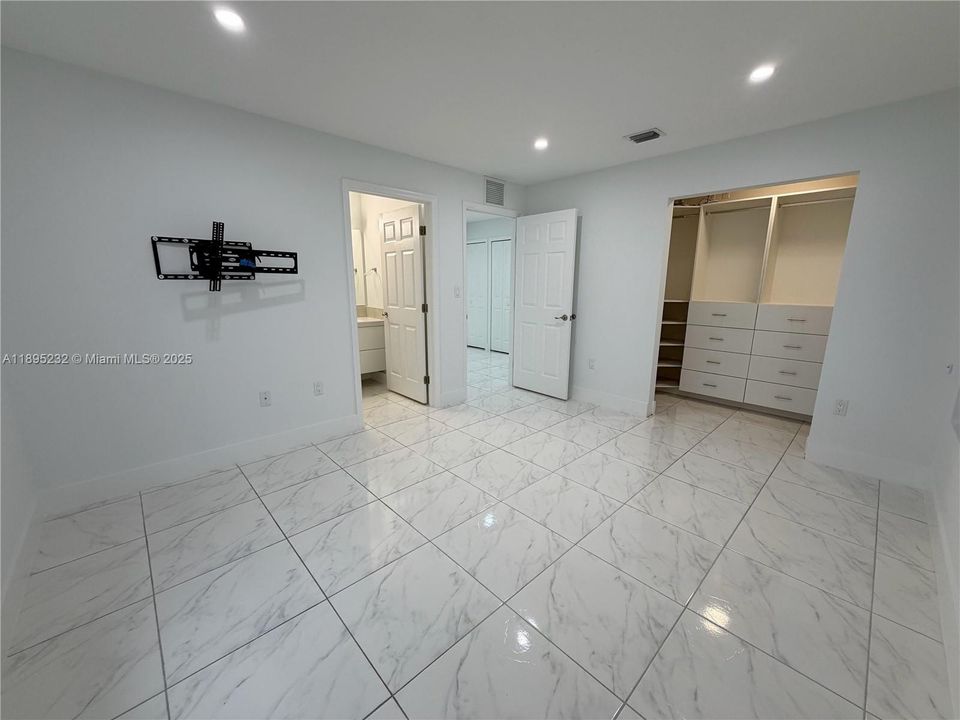 最近租的: $4,000 (3 贝兹, 2 浴室, 1763 平方英尺)