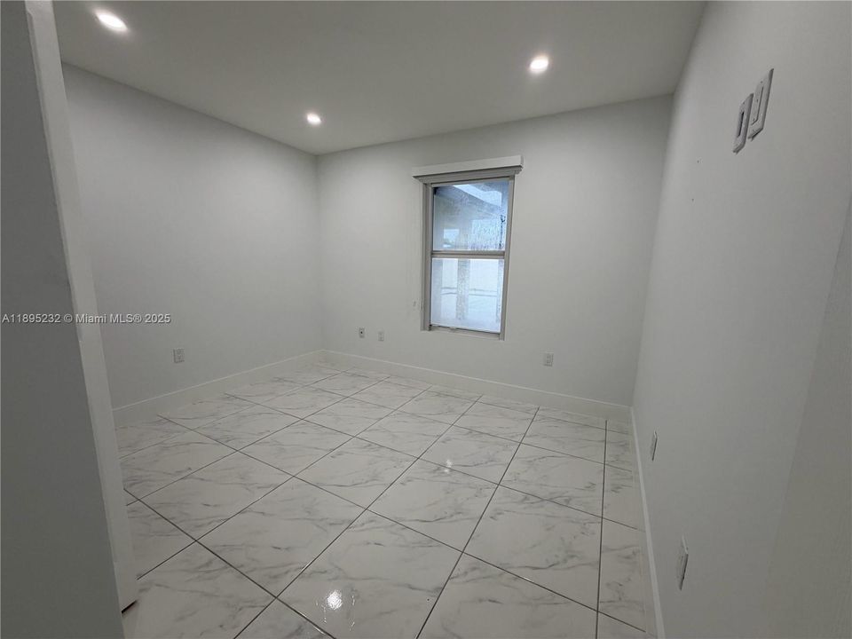 最近租的: $4,000 (3 贝兹, 2 浴室, 1763 平方英尺)